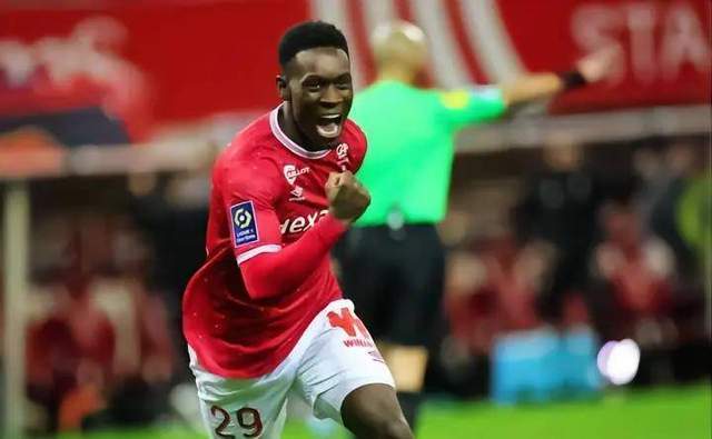 莱比锡发布备战花絮；冲刺阶段外线爆发；法甲任务艰巨；更衣室氛围转暖的简单介绍